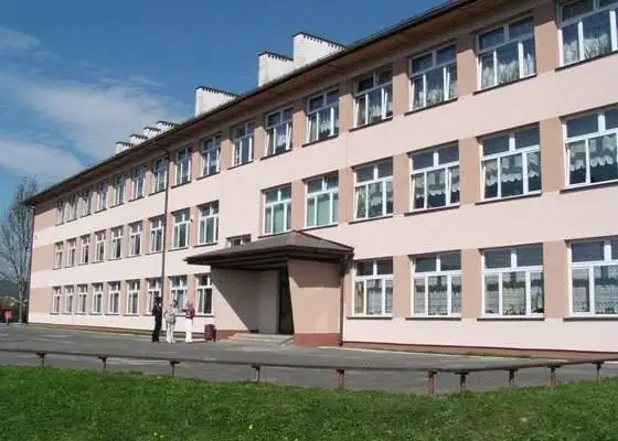 Uczniowie z Ustrzyk Dolnych uczą przedszkolaki robotyki