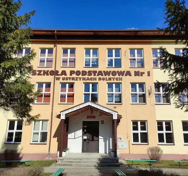 Integracja w Krasiczynie – klasy 4A i 4C odkrywają zamek
