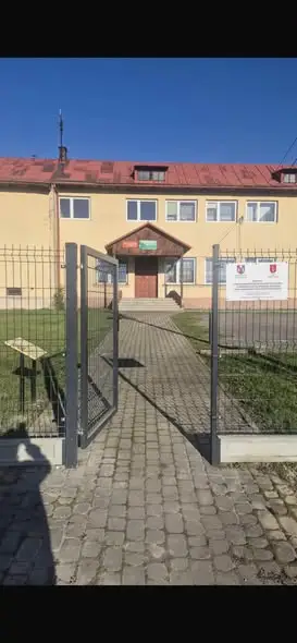 Nowe ogrodzenie i uporządkowany teren przy świetlicy w Krościenku