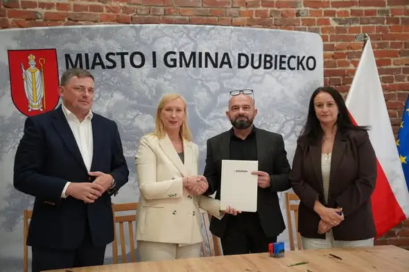Gmina Czarna usuwa azbest. Podpisano umowę na 30 tys. zł