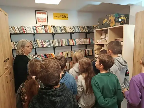 Uczniowie klasy IV z Lutowisk odkrywali bibliotekę i dzielili się pasjami czytelniczymi